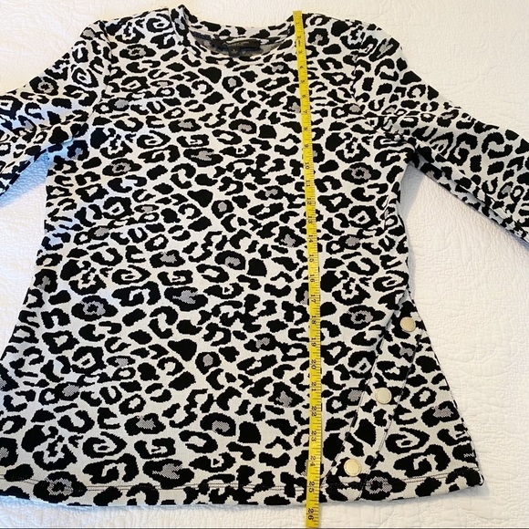 Andrew Marc Leopard Print Button Detail Top - L - Picture 12 of 14